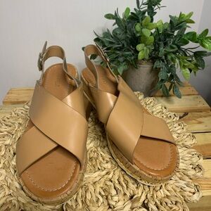 Nine West Women’s Tan Crisscross Platform Slingback Sandals. Size 7.5 $15